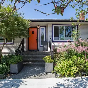 The Orange Door Holiday home
