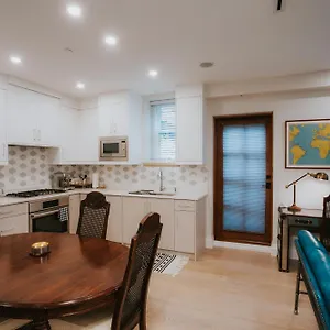 A Gentle Hideaway In The Urban Forest West End Downtown Apartment